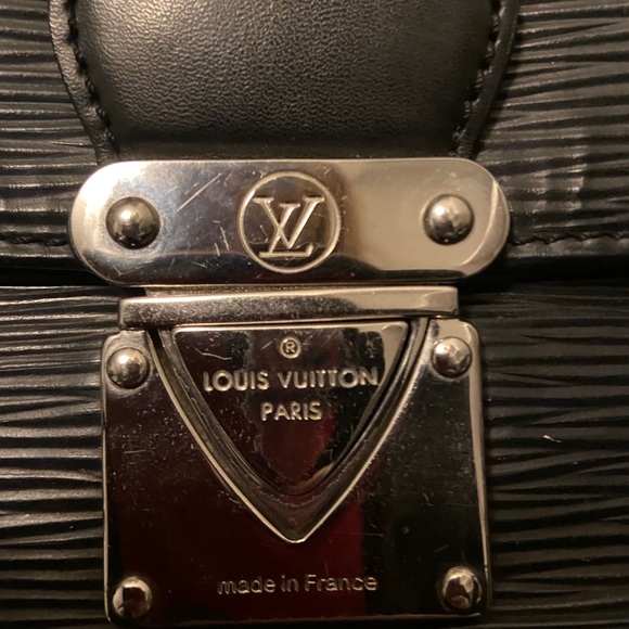 Louis Vuitton Black Epi Segur Mm - Picture 10 of 10